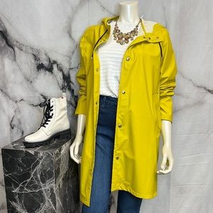 * Stutterheim yellow raincoat